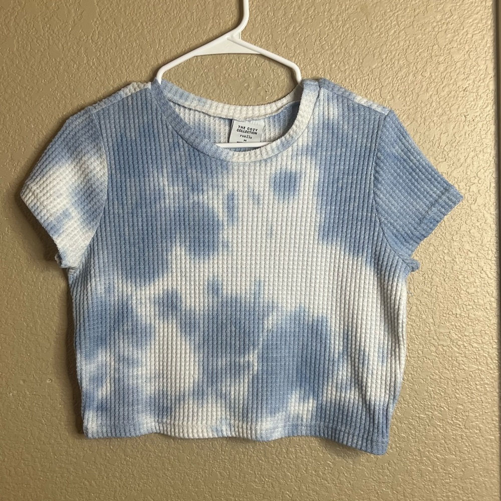 Cloud soft crop top, blue and white color